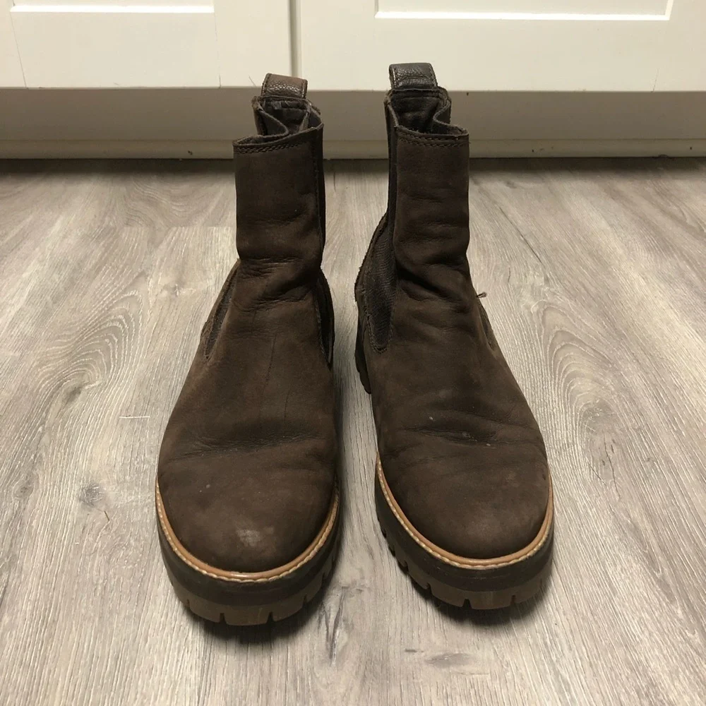 Timberland Women's Courmayeur Valley Chelsea Boots